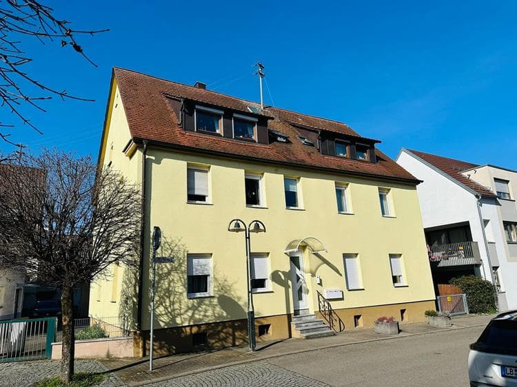 3-Zimmer-Dachgeschosswohnung in zentraler Lage von Asperg